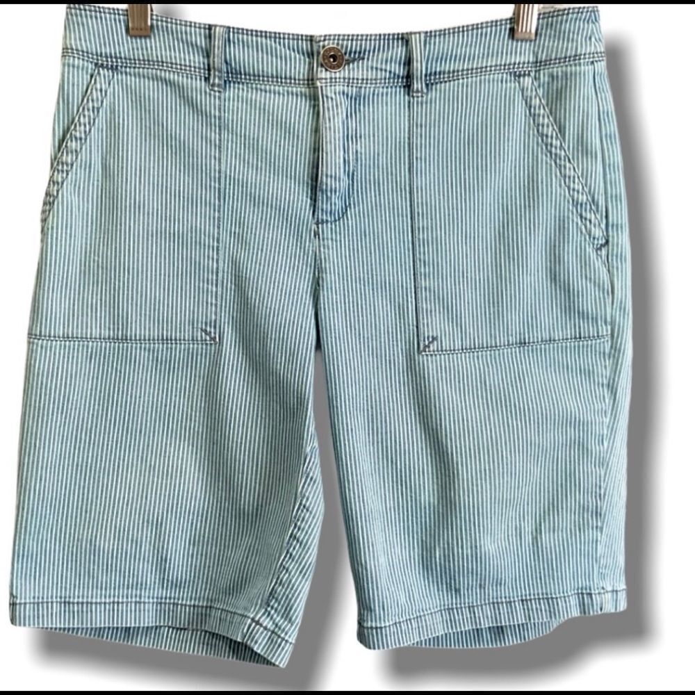 TOMMY BAHAMA Denim Striped Long Line 4 Pocket Shorts Sz 4